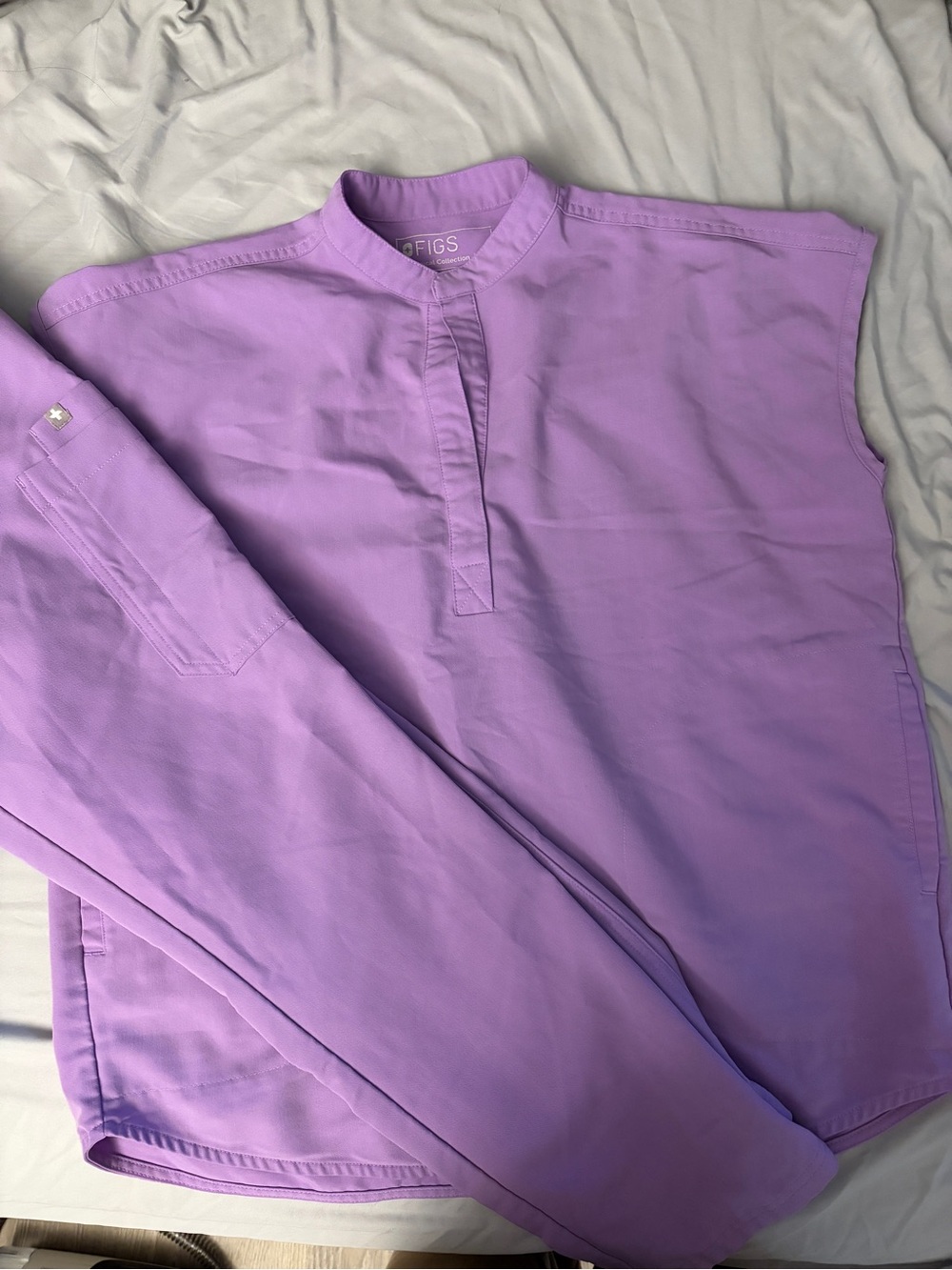 FIGS Women’s Lavender Short Sleeve Henley Scrub Set
